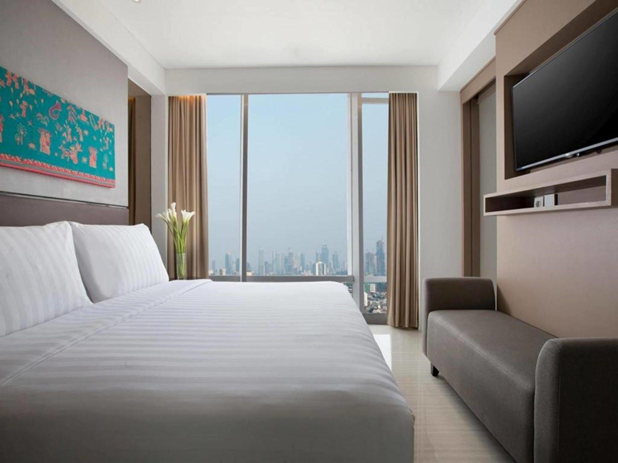 Hotel Santika Premiere Hayam Wuruk Джакарта Экстерьер фото